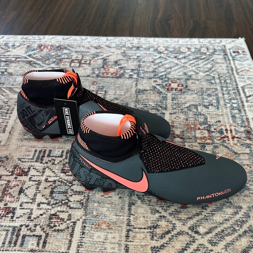 Nike Phantom Vision Elite in Gray/Mango. Brand new,never worn. Made in Italy